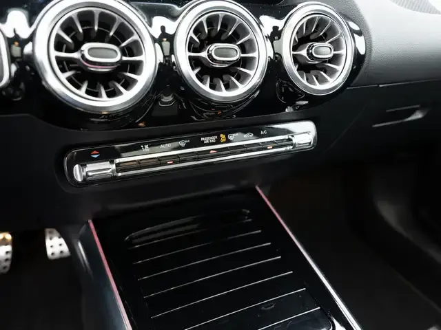 Mercedes-Benz GLA 220