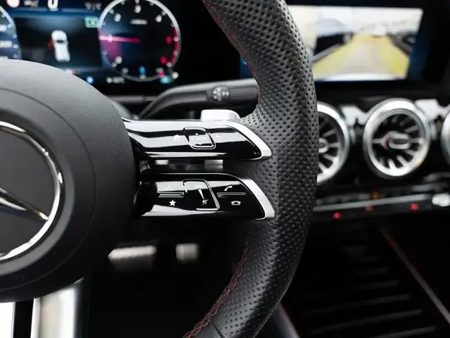 Mercedes-Benz GLA 220