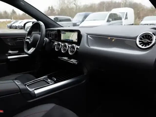 Mercedes-Benz GLA 220