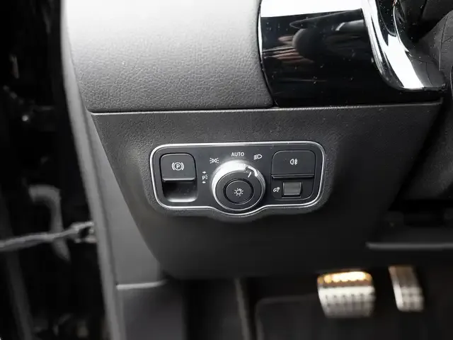 Mercedes-Benz GLA 220