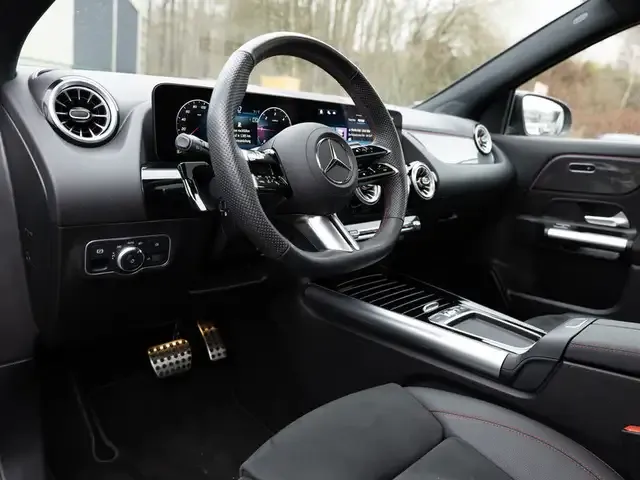 Mercedes-Benz GLA 220