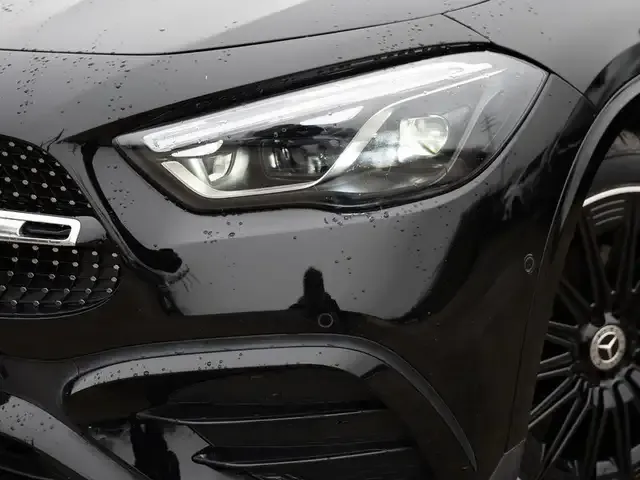 Mercedes-Benz GLA 220