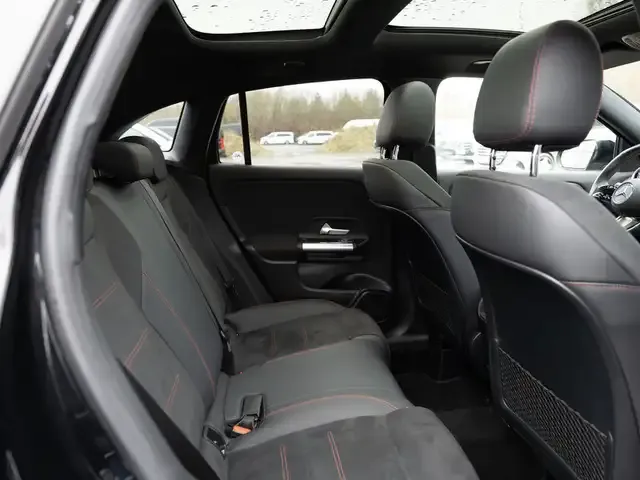 Mercedes-Benz GLA 220