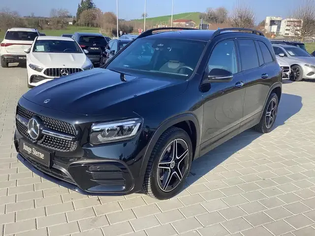 Mercedes-Benz GLB 220