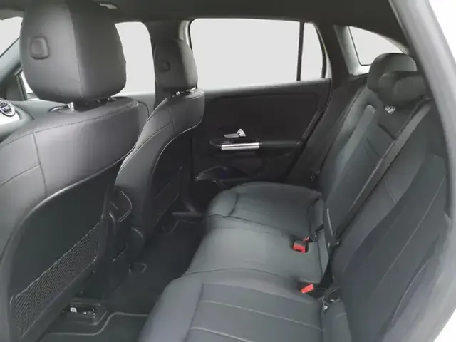 Mercedes-Benz EQA 300