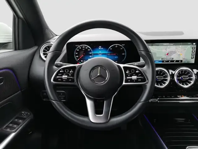 Mercedes-Benz EQA 300