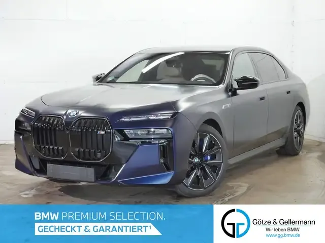 BMW i7
