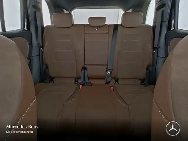 Mercedes-Benz GLB 220