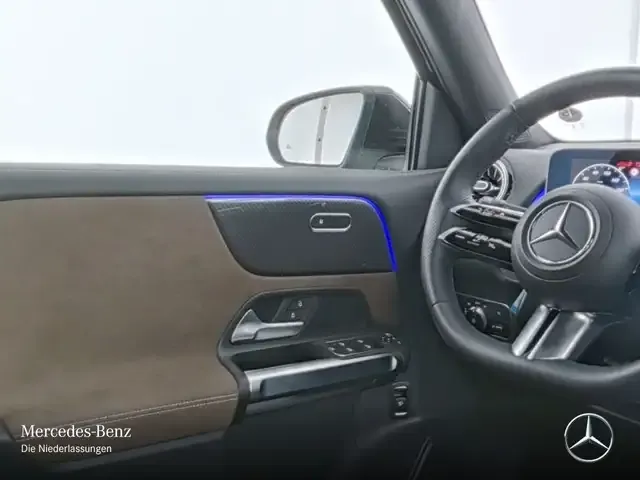 Mercedes-Benz GLB 220