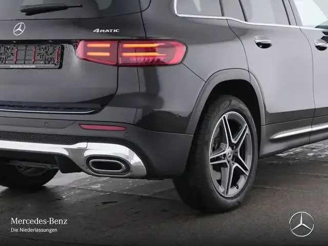 Mercedes-Benz GLB 220