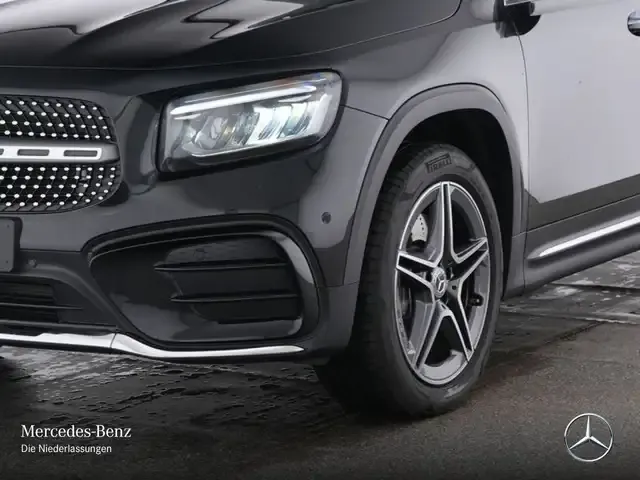 Mercedes-Benz GLB 220