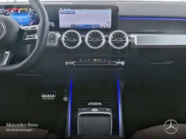 Mercedes-Benz GLB 220