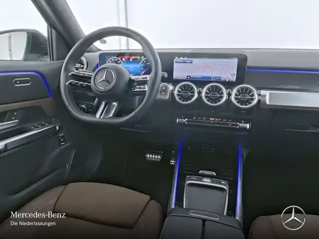 Mercedes-Benz GLB 220