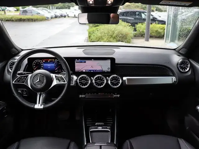 Mercedes-Benz GLB 200