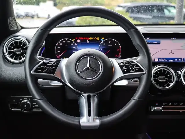 Mercedes-Benz GLB 200