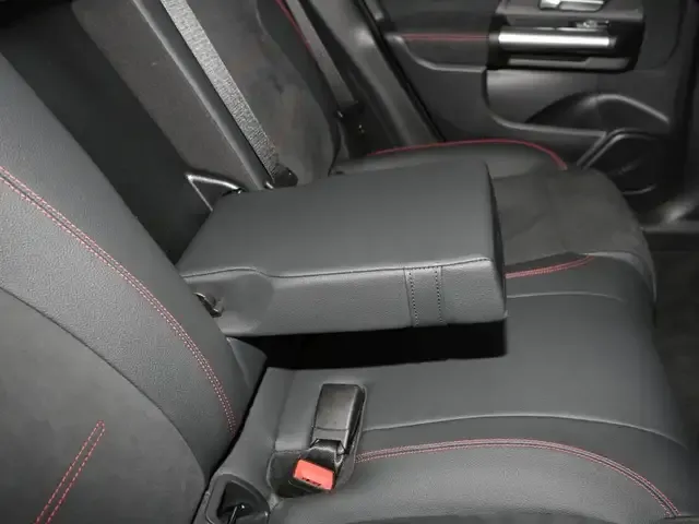 Mercedes-Benz EQA 300