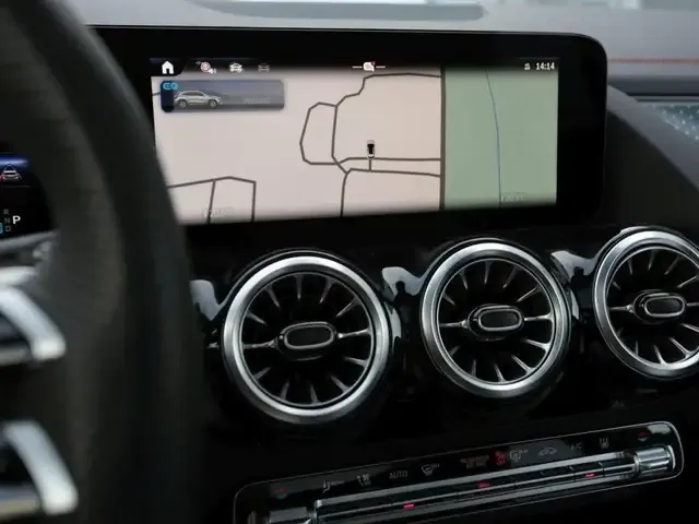 Mercedes-Benz EQA 300