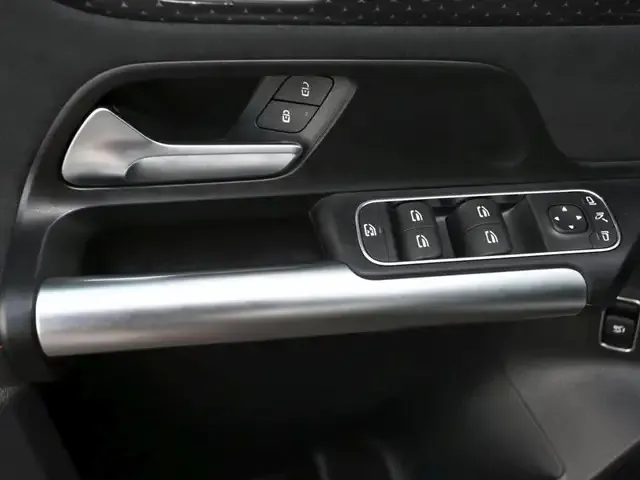 Mercedes-Benz EQA 300