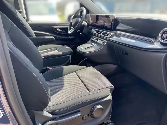 Mercedes-Benz V 220