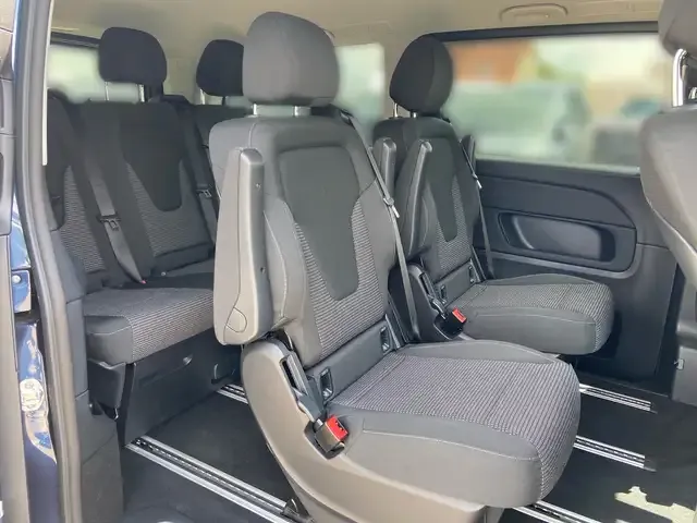 Mercedes-Benz V 220