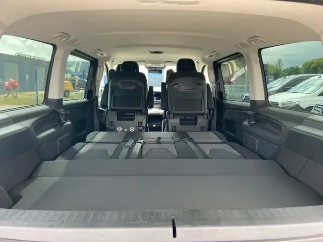 Mercedes-Benz V 220