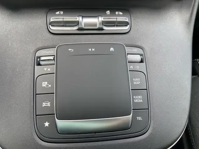 Mercedes-Benz V 220