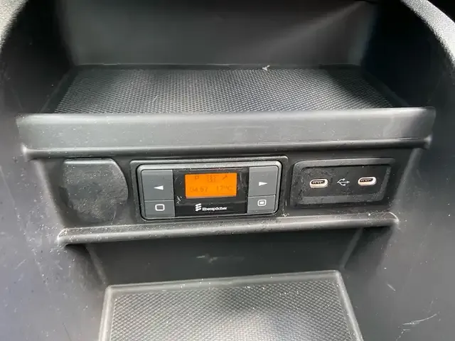 Mercedes-Benz V 220