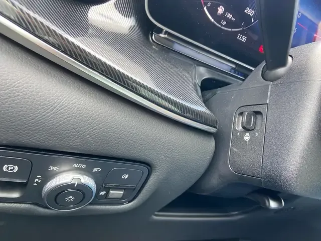 Mercedes-Benz V 220