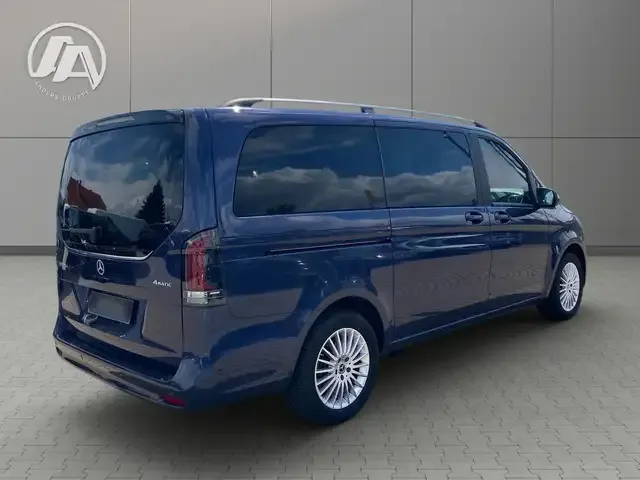 Mercedes-Benz V 220