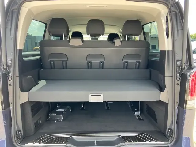 Mercedes-Benz V 220