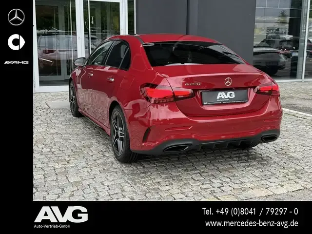 Mercedes-Benz A 200
