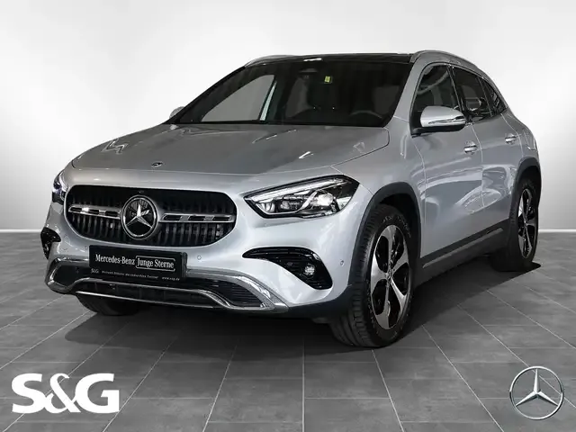 Mercedes-Benz GLA 220