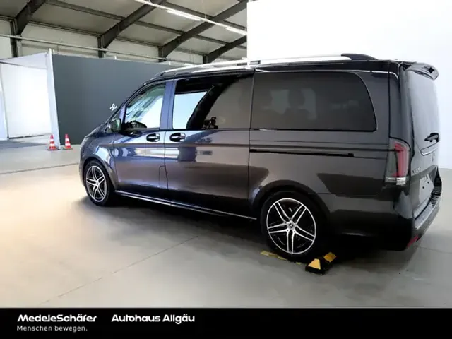 Mercedes-Benz V 220