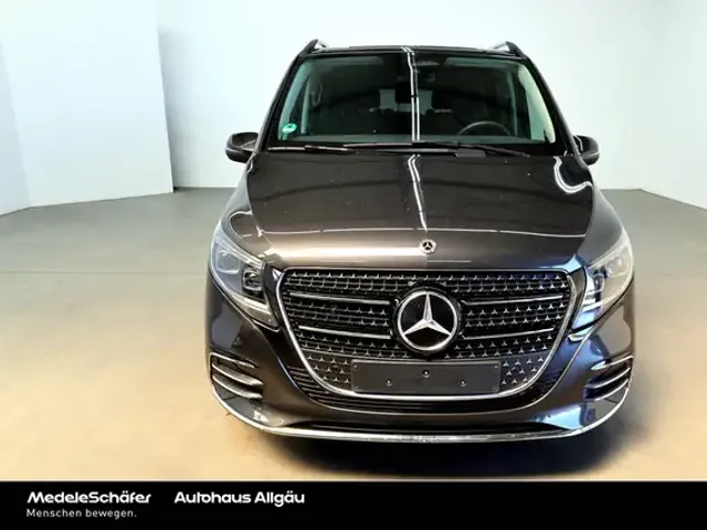 Mercedes-Benz V 220