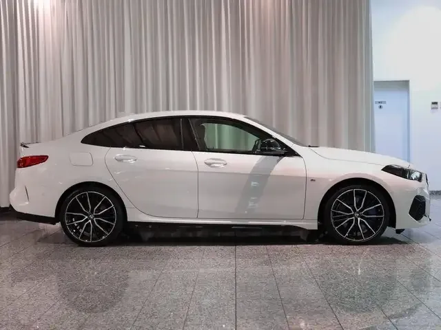 BMW 235