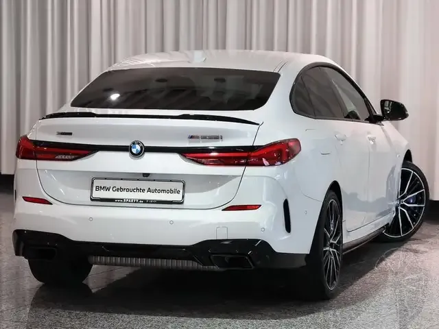 BMW 235