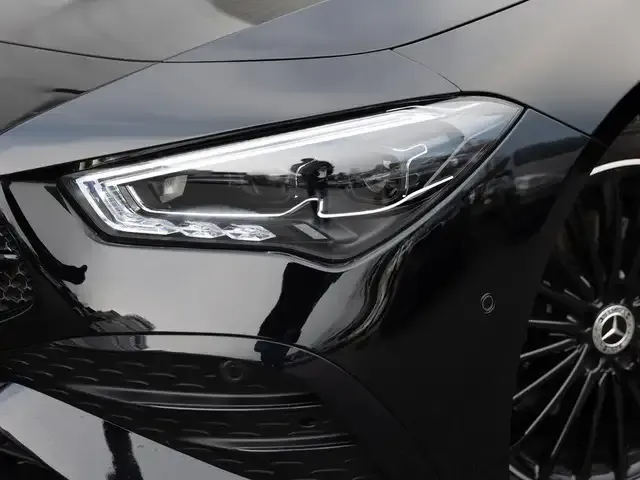 Mercedes-Benz CLA 220