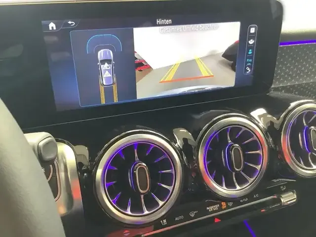 Mercedes-Benz GLB 200