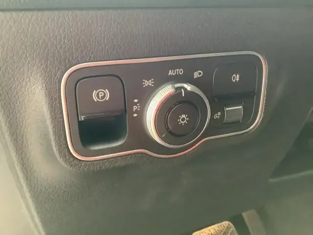 Mercedes-Benz GLB 200