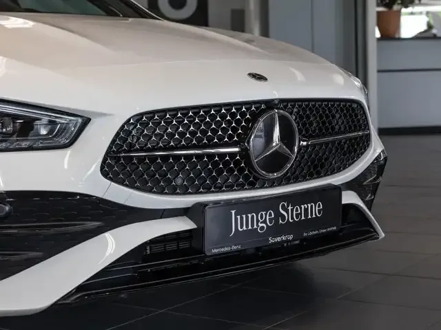 Mercedes-Benz CLA 200