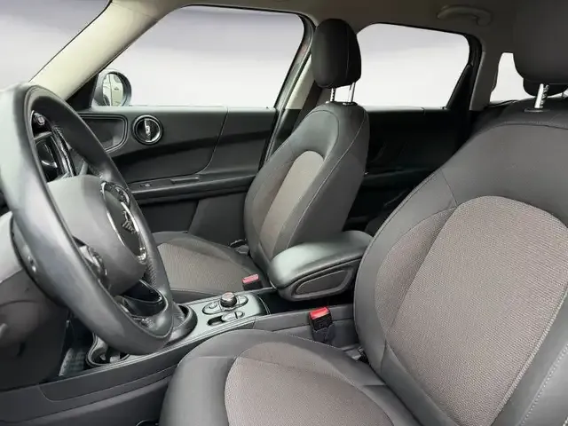 MINI One Countryman