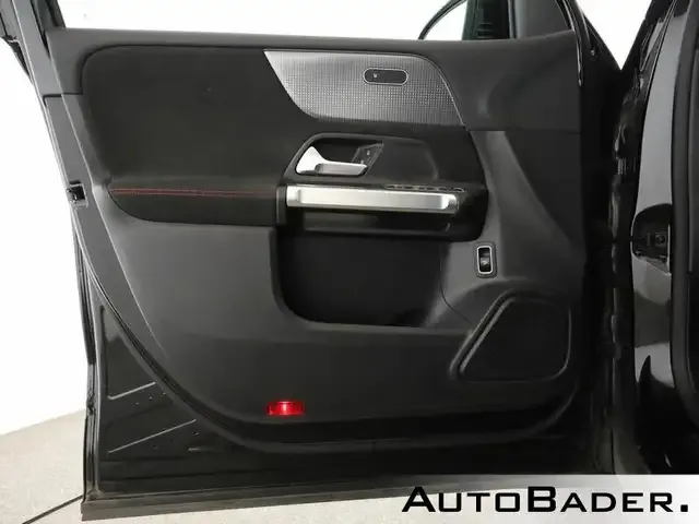 Mercedes-Benz EQB 250