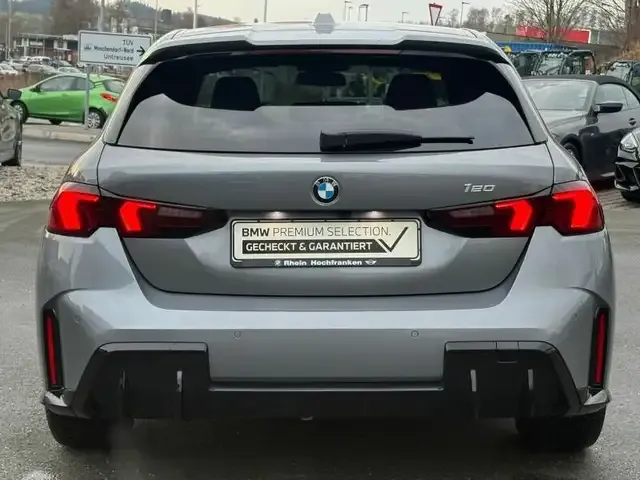 BMW 120