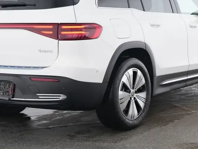 Mercedes-Benz EQB 300