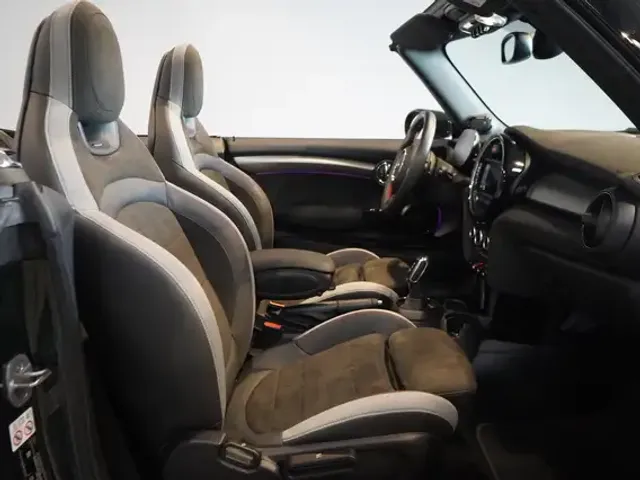 MINI John Cooper Works Cabrio
