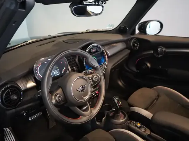 MINI John Cooper Works Cabrio