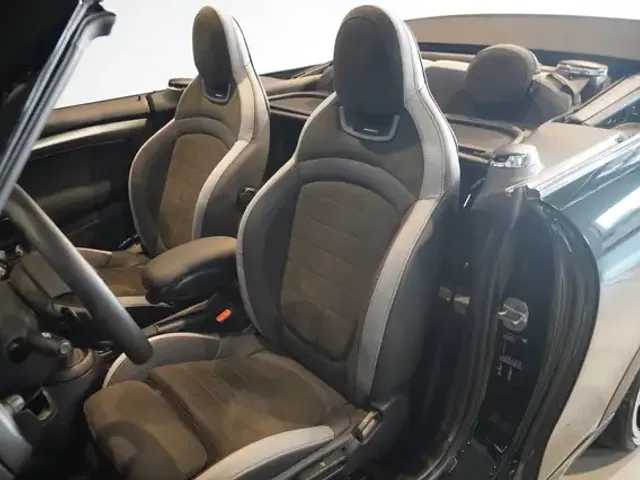MINI John Cooper Works Cabrio