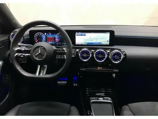 Mercedes-Benz CLA 180