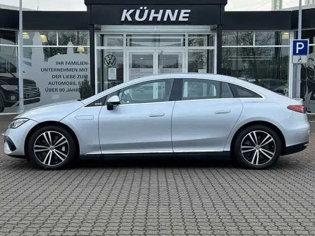 Mercedes-Benz EQE 300