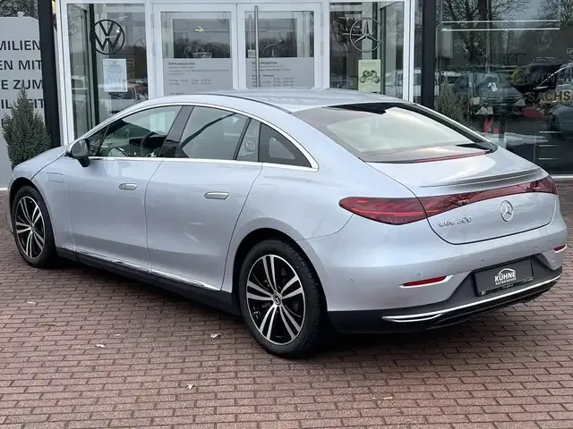 Mercedes-Benz EQE 300